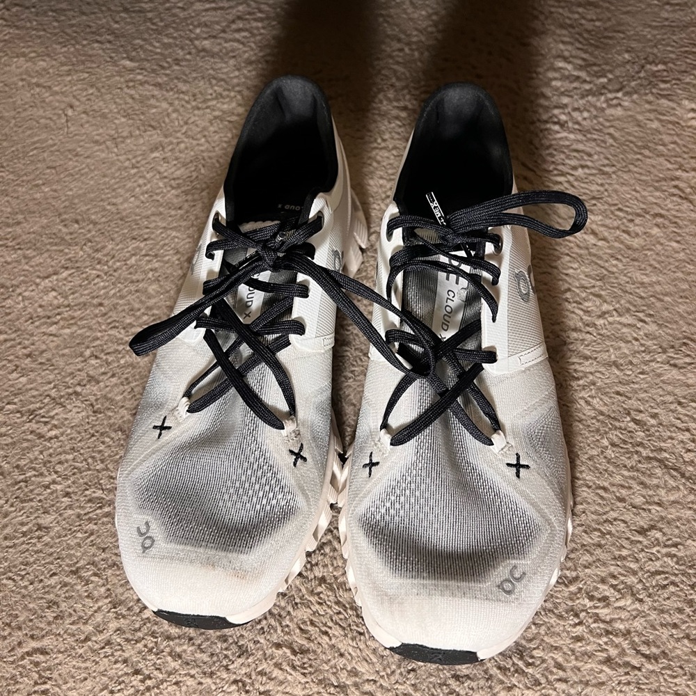 On cloud men’s shoes